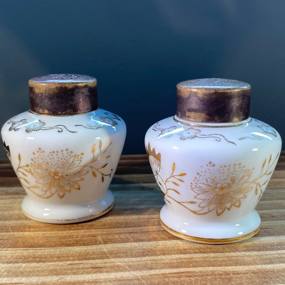 Vintage Irice Japan Porcelain Salt & Pepper Shakers-Hand Painted w/Brass Caps - Picture 3 of 7